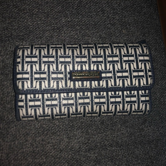 Tommy Hilfiger Wallet - Picture 1 of 1